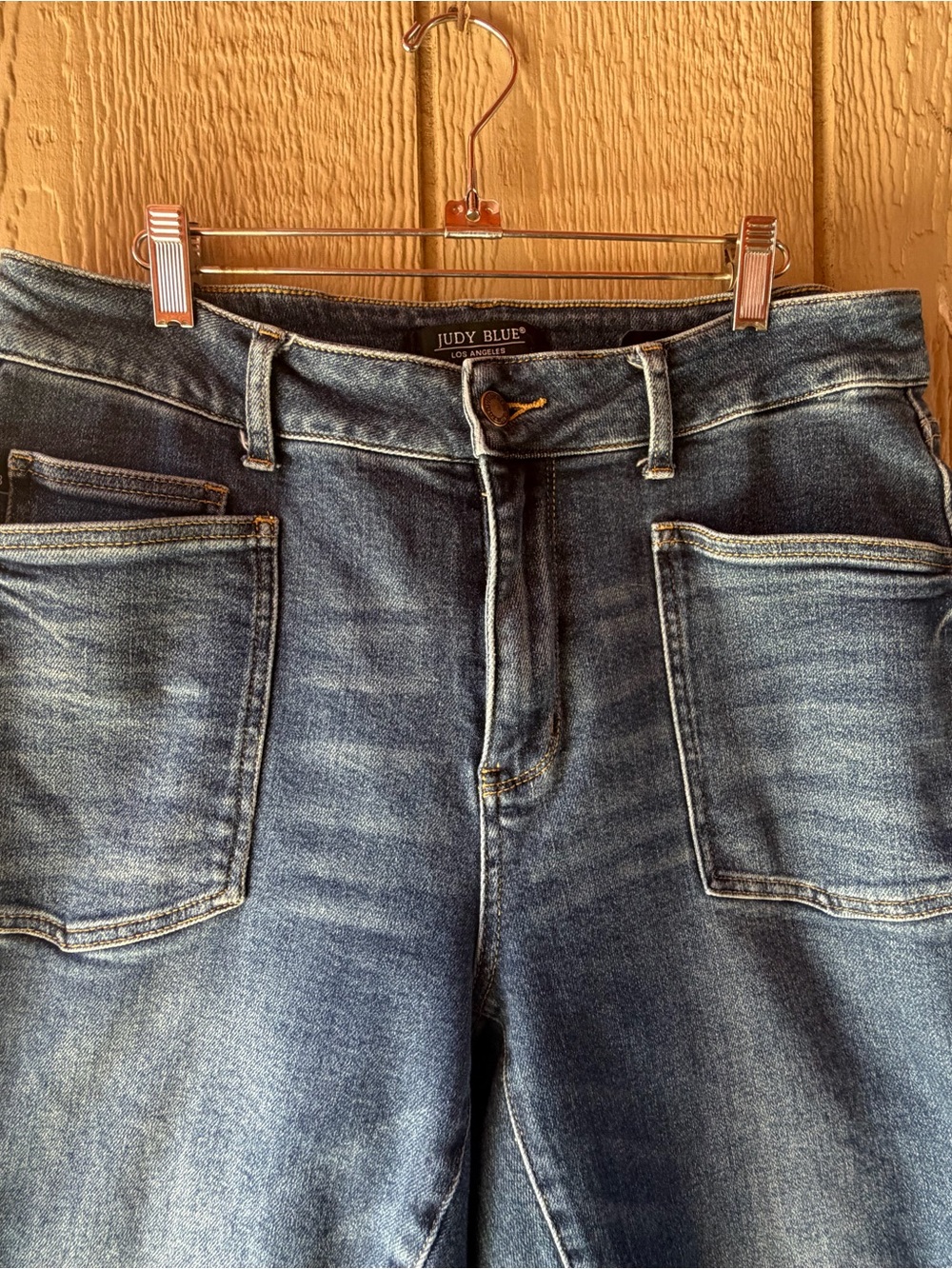 Judy Blue Medium Blue Relaxed Fit Skinny Jeans - Front Patch Pockets - Picture 2 of 4